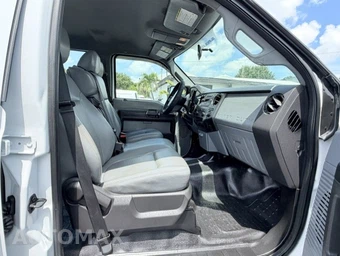2012 Ford Super Duty F-450 Cab Chassis XL Crew Cab DRW - miniatura 20