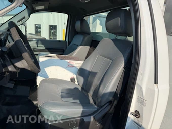 2012 Ford Super Duty F-450 Cab Chassis XL Regular Cab DRW - miniatura 15