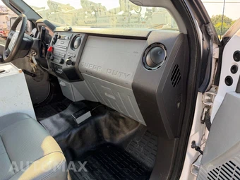 2012 Ford Super Duty F-450 Cab Chassis XL Regular Cab DRW - miniatura 16