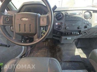 2012 Ford Super Duty F-450 Cab Chassis XL Regular Cab DRW – miniatura 10