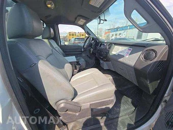 2012 Ford Super Duty F-450 Cab Chassis XL Regular Cab DRW – miniatura 17