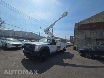 2012 Ford Super Duty F-450 Cab Chassis XL Regular Cab DRW – miniatura 31