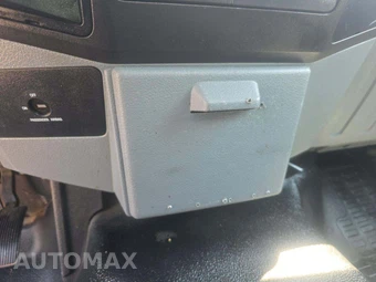 2012 Ford Super Duty F-450 Cab Chassis XL Regular Cab DRW - miniatura 17