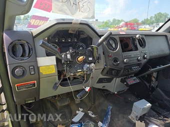 2012 Ford Super Duty F-450 Cab Chassis XL Regular Cab DRW - miniatura 20
