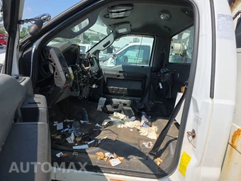 2012 Ford Super Duty F-450 Cab Chassis XL Regular Cab DRW - miniatura 22