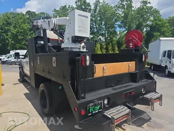 2012 Ford Super Duty F-550 Cab Chassis XL Crew Cab DRW