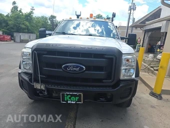 2012 Ford Super Duty F-550 Cab Chassis XL Crew Cab DRW - miniatura 3