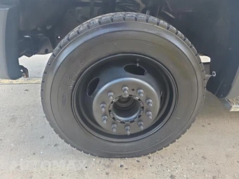 2012 Ford Super Duty F-550 Cab Chassis XL Crew Cab DRW - miniatura 8