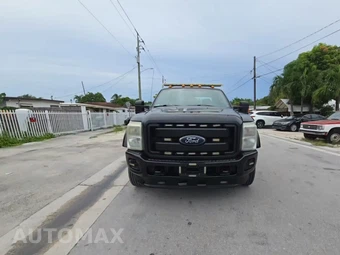 2012 Ford Super Duty F-550 Cab Chassis XL Extended Cab w/Rear Doors DRW