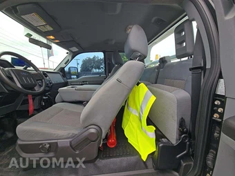 2012 Ford Super Duty F-550 Cab Chassis XL Extended Cab w/Rear Doors DRW - miniatura 10