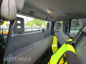 2012 Ford Super Duty F-550 Cab Chassis XL Extended Cab w/Rear Doors DRW - miniatura 12