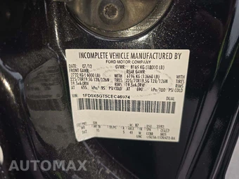 2012 Ford Super Duty F-550 Cab Chassis XL Extended Cab w/Rear Doors DRW - miniatura 2