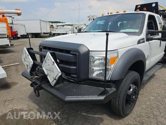 2012 Ford Super Duty F-550 Cab Chassis XL Extended Cab w/Rear Doors DRW - miniatura 15