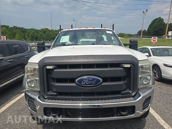 2012 Ford Super Duty F-550 Cab Chassis XL Regular Cab DRW - miniatura 2