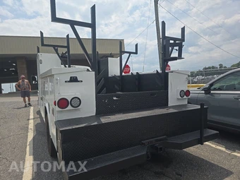 2012 Ford Super Duty F-550 Cab Chassis XL Regular Cab DRW - miniatura 5