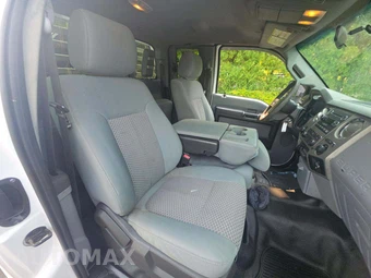 2012 Ford Super Duty F-550 Cab Chassis XLT Extended Cab w/Rear Doors DRW - miniatura 16