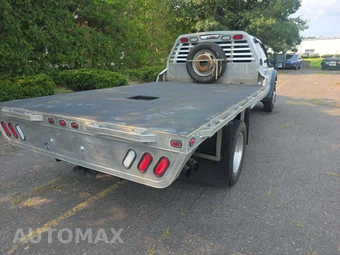 2012 Ford Super Duty F-550 Cab Chassis XLT Extended Cab w/Rear Doors DRW - miniatura 3