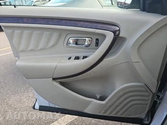 2012 Ford Taurus Limited – miniatura 9