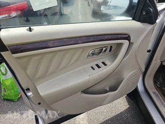 2012 Ford Taurus Limited – miniatura 9