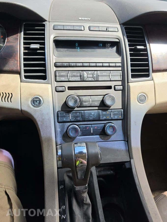 2012 Ford Taurus SEL – miniatura 10