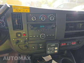 2012 GMC Savana 3500 Cargo Van 1WT 135.0" WB – miniatura 10