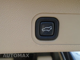 2012 GMC Yukon Denali 1500 5SA - miniatura 18