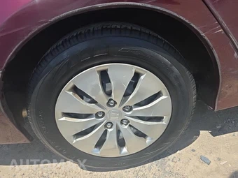 2012 Honda Accord Sedan LX - miniatura 10