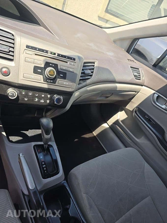 2012 Honda Civic Sedan LX – miniatura 10