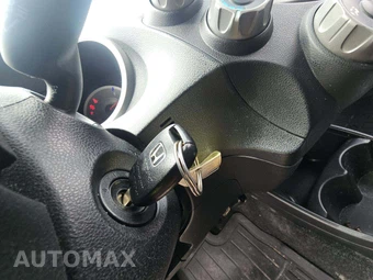 2012 Honda Fit - miniatura 8