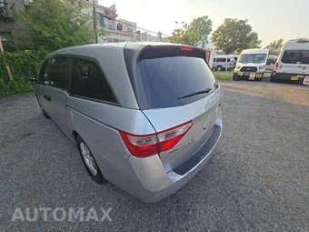 2012 Honda Odyssey LX 118.1" WB - miniatura 2