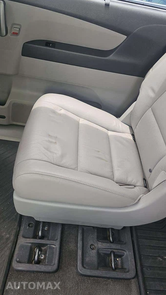 2012 Honda Odyssey Touring 118.1" WB – miniatura 21