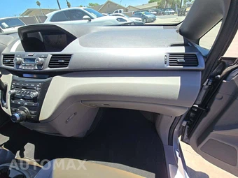2012 Honda Odyssey Touring Elite 118.1" WB - miniatura 20