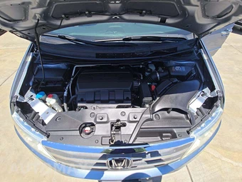 2012 Honda Odyssey Touring Elite 118.1" WB - miniatura 31