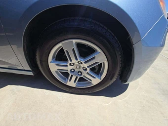2012 Honda Odyssey Touring Elite 118.1" WB - miniatura 35