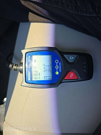 2012 Honda Odyssey Touring Elite 118.1" WB - miniatura 36