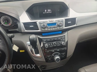 2012 Honda Odyssey Touring Elite 118.1" WB - miniatura 11