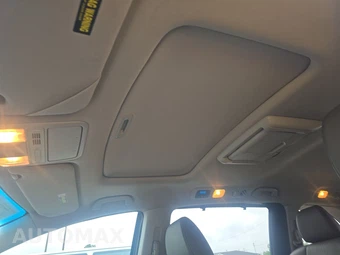 2012 Honda Odyssey Touring Elite 118.1" WB - miniatura 18