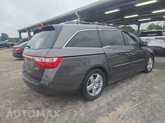 2012 Honda Odyssey Touring Elite 118.1" WB - miniatura 4