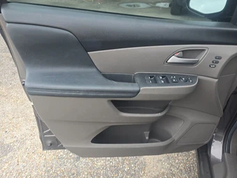 2012 Honda Odyssey Touring Elite 118.1" WB - miniatura 9