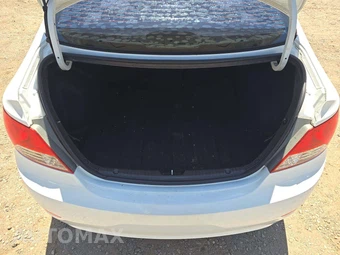 2012 Hyundai Accent GLS Sedan – miniatura 11