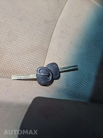 2012 Hyundai Accent GLS Sedan – miniatura 5