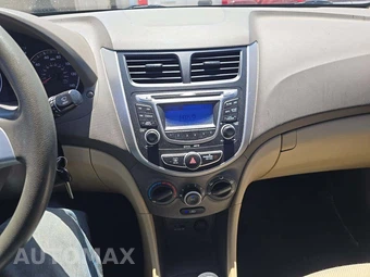 2012 Hyundai Accent GLS Sedan – miniatura 7