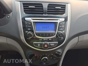 2012 Hyundai Accent GLS Sedan – miniatura 7