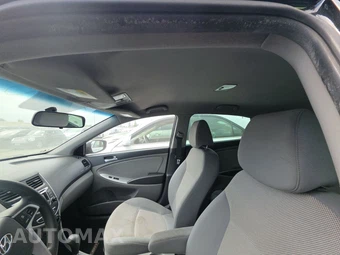 2012 Hyundai Accent GS Hatchback – miniatura 17
