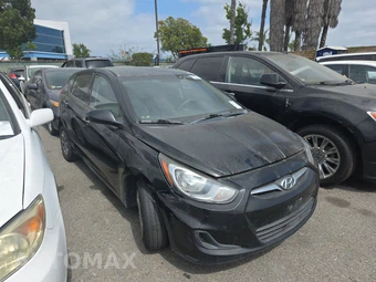 2012 Hyundai Accent GS Hatchback – miniatura 3