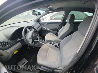 2012 Hyundai Accent GS Hatchback – miniatura 7