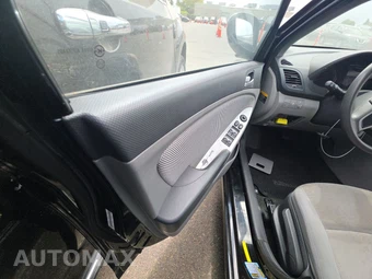 2012 Hyundai Accent GS Hatchback – miniatura 9