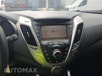 2012 Hyundai Veloster w/Black Interior – miniatura 10