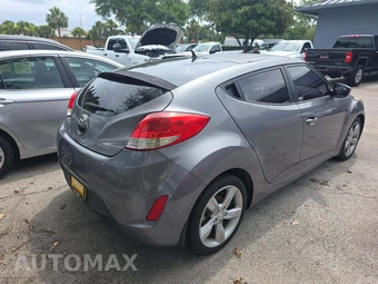 2012 Hyundai Veloster w/Black Interior – miniatura 3