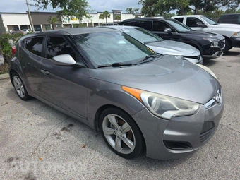 2012 Hyundai Veloster w/Black Interior – miniatura 4